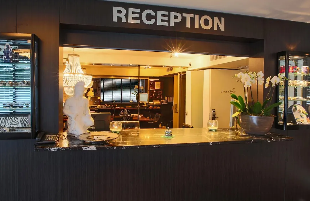 Hotel Chariot-1